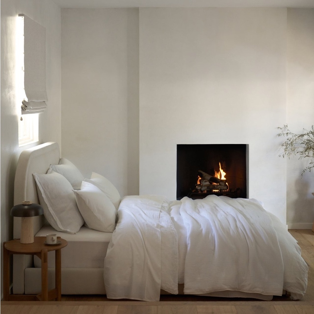 Parachute Luxurious White Linen Bedding Fitted Sheet - Queen